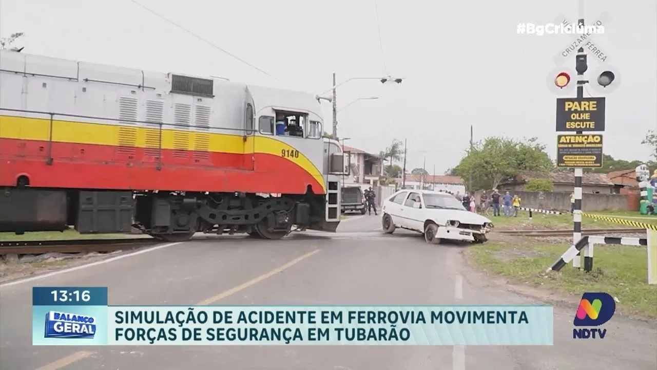 Simulação de acidente entre trem e carro mobilização forças de segurança