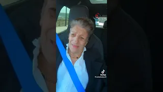 بيونة تذرف الدموع عند سماعها موسيقى دار السبيطار 