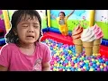 Download Lagu NANGIS NGAMUK? Perosotan Playground, Mandi Bola, Kuda Mainan, ES KRIM