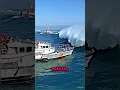 Kapal Nyaris Tersapu Ombak Raksasa!