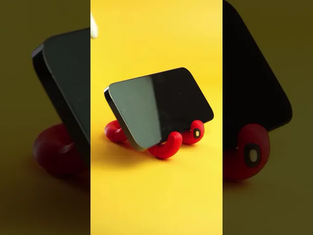 Blob Noodlers - Flexi Snapping Fidget Art Toy and Phone Stand video thumbnail