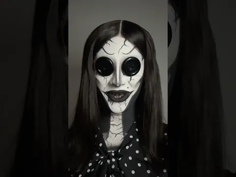 Coraline 🖤👀