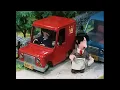 Lagu Postman Pat : S01E05 - Postman Pat and The Sheep in the Clover Field (1981)
