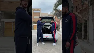 وضعيات التصوير مع صديقك في السيارة 