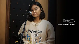 Download Hati-Hati di Jalan - Tulus (Cover by Stefanie Cindy) MP3