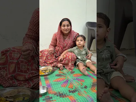 Itni jaldi kyu banani padi season ki phli  bajre ki roti #minivlog #shorts #dailyvlog #villagelife