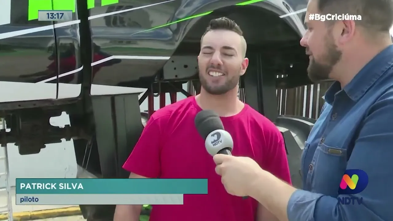 Monster truck do Papai Noel faz sucesso em Cocal do Sul