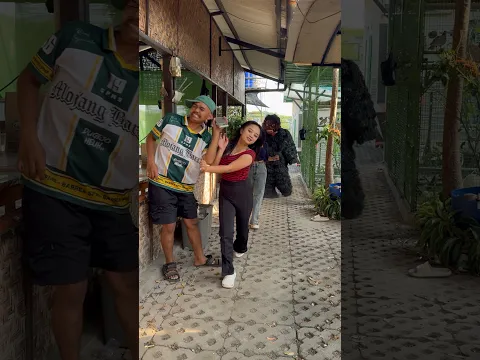 Dikejar GRANDONG cewek cantik kabur kena abang ngamuk