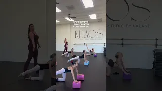 Stretch and strength class with my littles💕