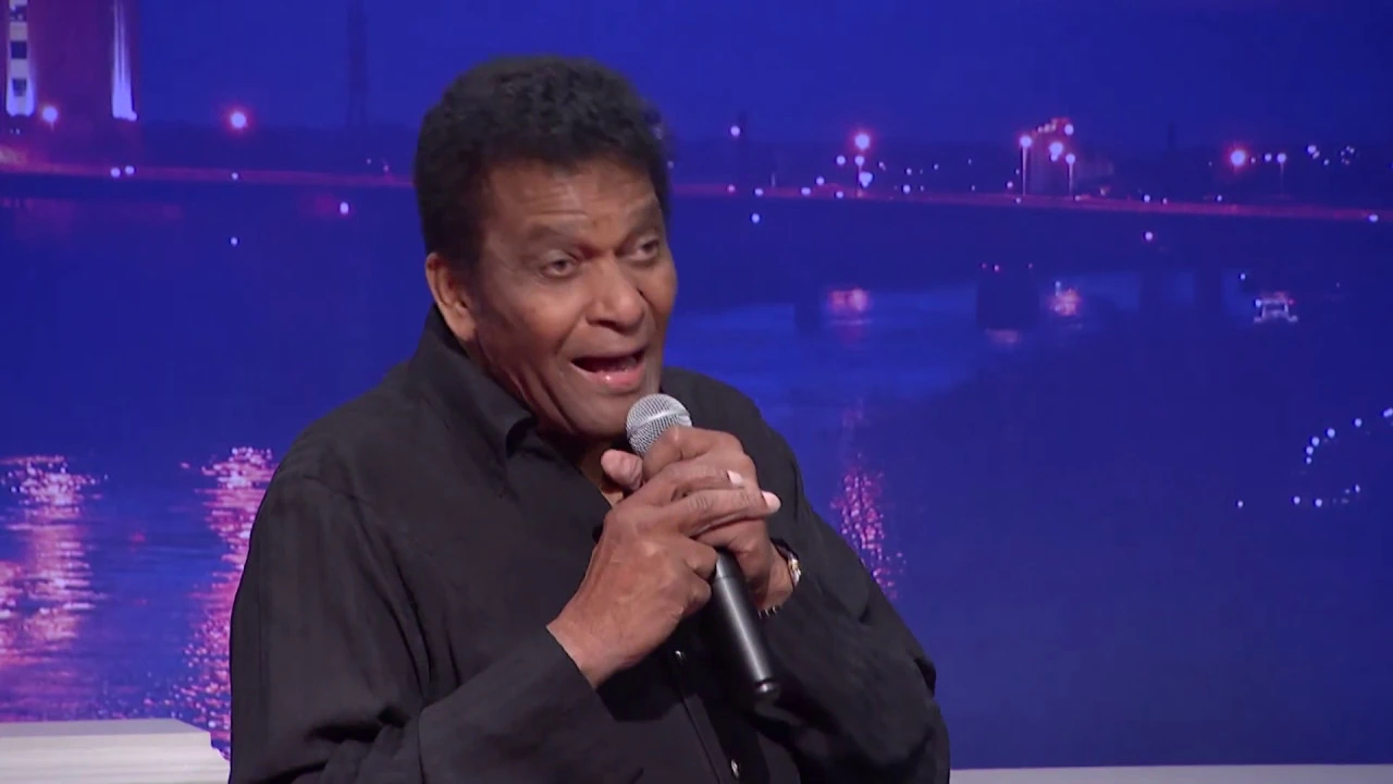 Charley Pride - "Kiss An Angel Good Mornin'" (Live on CabaRay Nashville) Charley Pride - "Kiss An Angel Good Mornin'" (Live on CabaRay Nashville)
