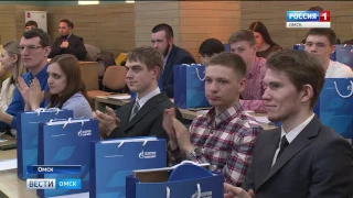 Лучшие студенты получили именные стипендии