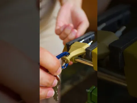 حامل مفاتيح DIY يعمل حقًا! 🔑✨ #أعمال_يدوية #اصنعها_بنفسك #شورتس