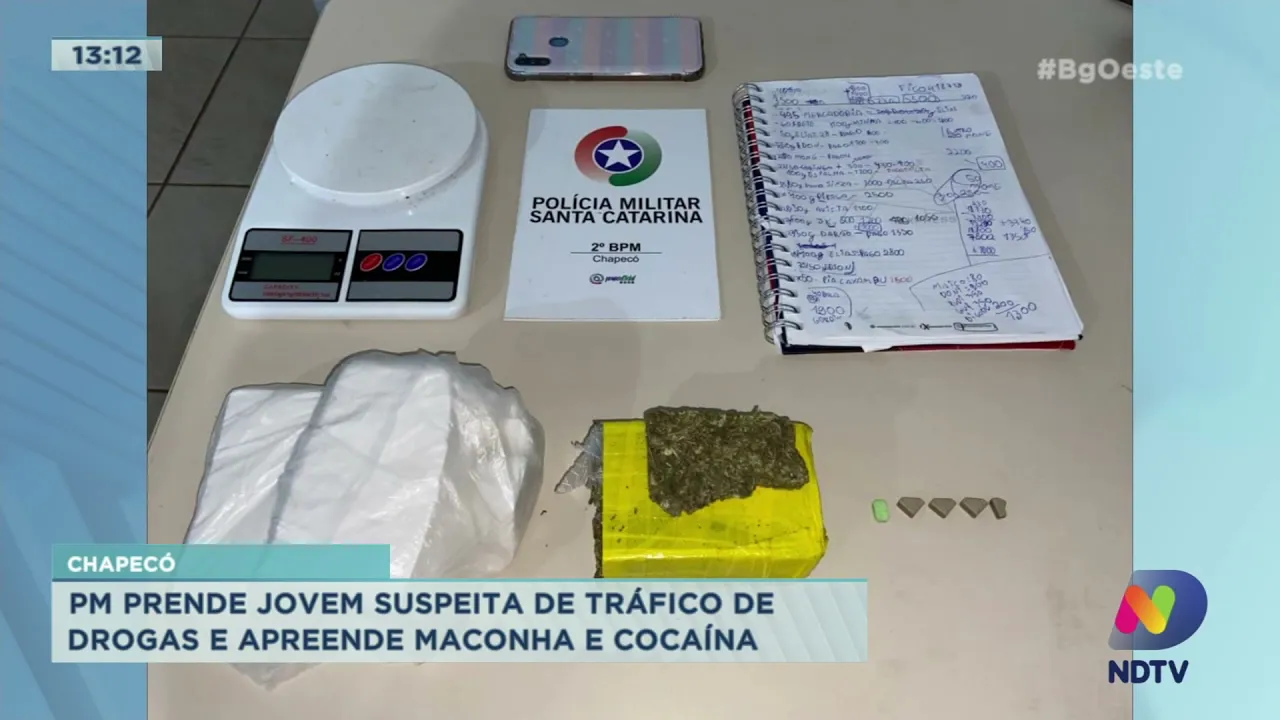 PM prende jovem suspeita de tráfico de drogas e apreende maconha e cocaína em Chapecó