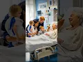 Download Lagu Koningin Elizabeth ontmoet haar achterkleinkinderen op haar ziekbed