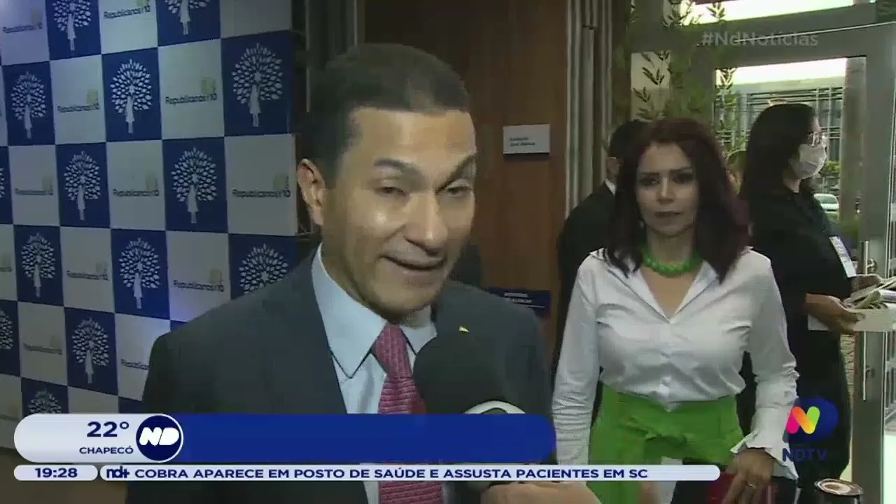 Vice-presidente general Hamilton Mourão assina filiação ao Partido Republicanos