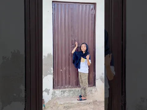 Saria ne darwaza khola dia 😂🌹 #viral #trending #youtubeshorts #shorts #comedy