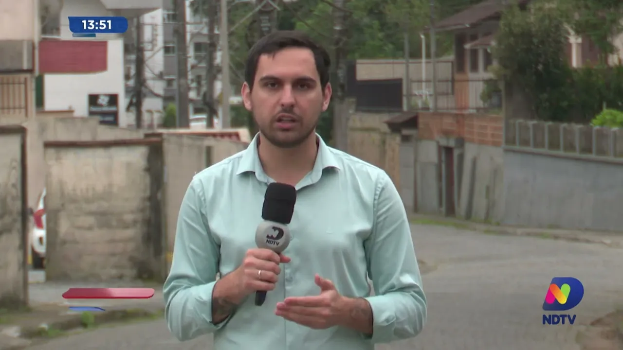 Motociclista fica gravemente ferido após acidente com carro no Alto Vale