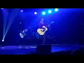 Alanis Morissette Head over feet