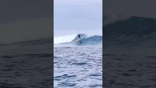 Party wave!! Yeeew 🤙🌊 #sailingfamily #surf #kids