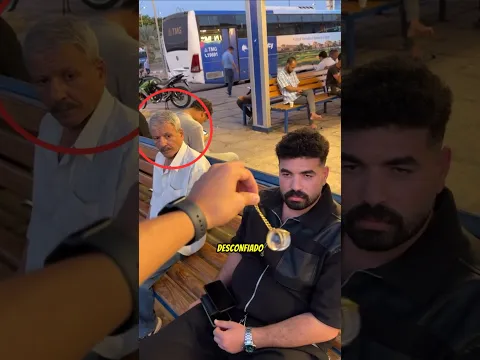 Ele queria hipnotizar o velho, mas isso aconteceu. 😰