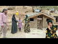 Download Lagu Onder de regenachtige berghemel; Vriendelijkheid en opoffering brengen licht en warmte aan een herde