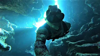 Ep. 264 Dangerous Freediving of deep tunnels and caves at the Devils Grotto – Sailing the Caymans
