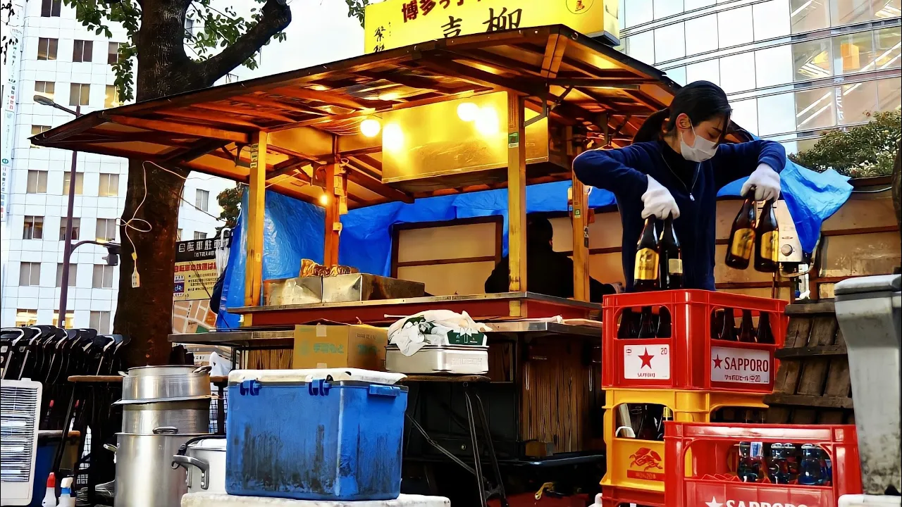開店したらすぐ満席　博多人情屋台の開店準備に密着！Japanese street food in Hakata