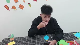 Hoạt động handmade cắt dán giúp trẻ vừa học vừa chơi an toàn.