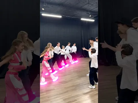 Шаффл Баттл 😎🔥 GIRLS 👧 🆚 BOYS 👦 WHO WINS? 🤔😨