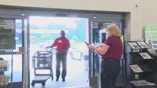 Brookshire s employee spreads kindness at West Shreveport store