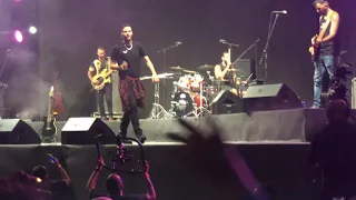 حفلة كايروكي لو بكرة نهاية العالم بداية الحفله هاتلنا بالباقي لبان 