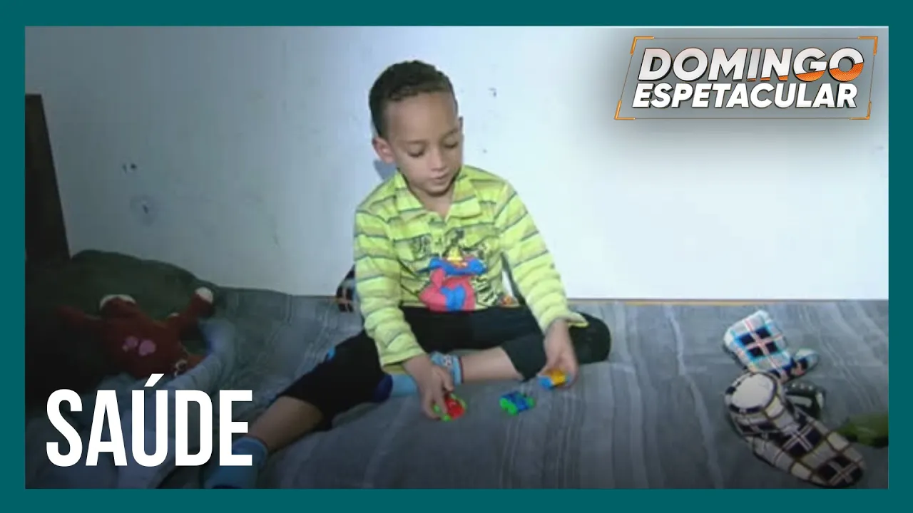 Menino de Minas Gerais convive com alergia rara a todo tipo de água