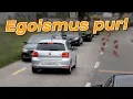 Absurde Überholer, dummer Unfall und Diskussion in der Engstelle | #GERMAN #DASHCAM | #339