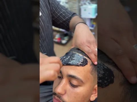 تنضيف الجبهه بالشمع 🙏🏻😂 #fyp #funny #funnyvideo #fun #status #story #cooking  #viral #viralvideo
