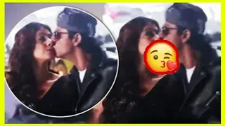 كواليس فيلم Dilwale وشاروخان يخطأ ويقبل كاجول من فمها HD 