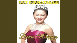 Download Putri Panggung MP3