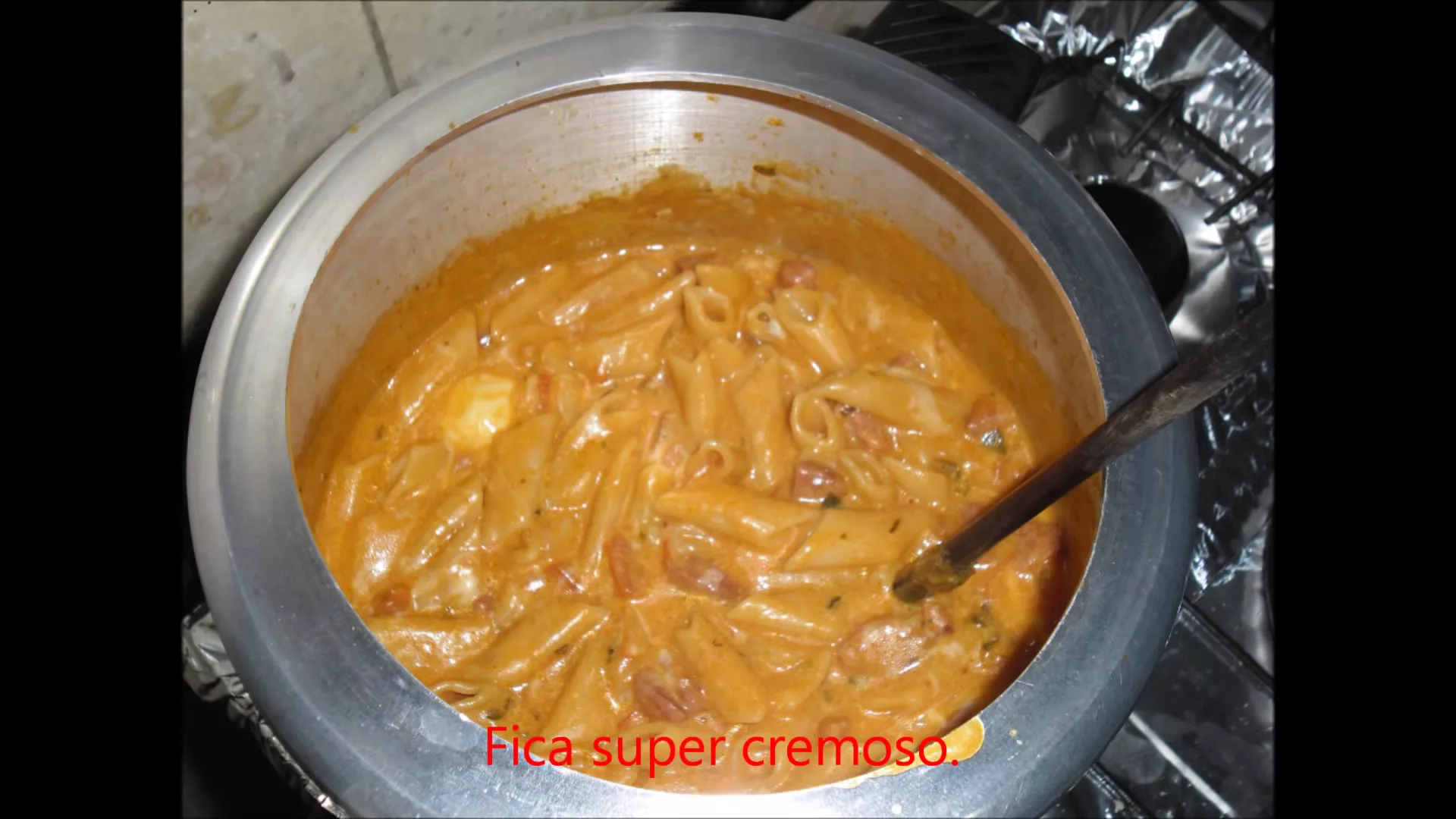 MACARRÃO CREMOSO DE PANELA DE PRESSÃO