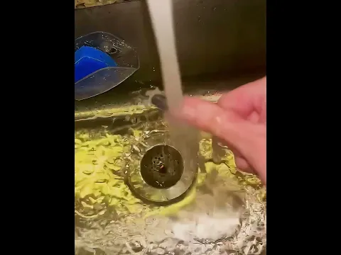 Esta chica se Dio Cuenta Que Podía Hacer Algo Increíble Con sus Uñas!