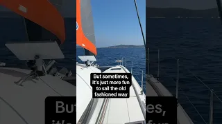 Sometimes it’s more fun to sail the old school way 🤙🏼 #sailing #sailingyacht #catamaran