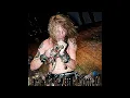 Download Lagu Guns N' Roses - Ain't Goin' Down (rare first performance)