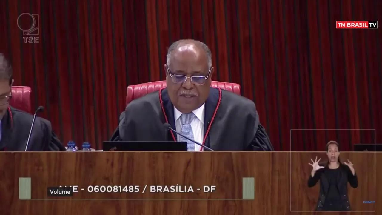 Ao vivo: TSE julga ação que pode tornar Bolsonaro inelegível