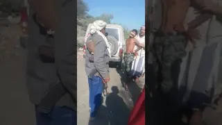 شاهد فيديو تنفيذ اعدام بشاب من ابناء الضالع في منطقة حجر الشاب يطلب منهم السماح أن يشوف ابنه  شاهد فيديو تنفيذ اعدام بشاب من ابناء الضالع في منطقة حجر الشاب يطلب منهم السماح أن يشوف ابنه