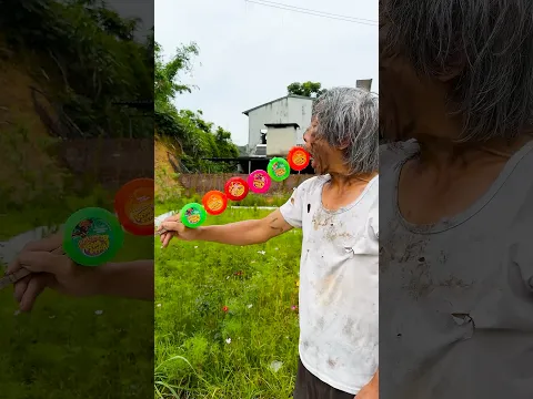 Adik Kecil Memamerkan Trik Lucunya! 😱😂