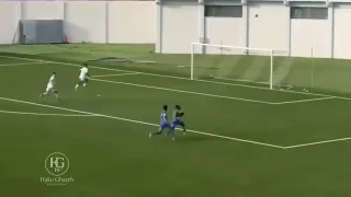 لقطة غريبة من الدوري الليبي الممتاز                                               دندنها
