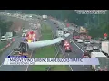 Download Lagu Windmill blade falls on I-70 in Washington County; 1 hurt