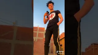 صاحبت صاحب شيطان كل يومين اروح سكران امي تبكي وابويا حيران وانا مش شاغل دماغي العجله بدات تدور 