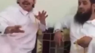 المقطع كامل   محمد بن الذيب   ومجاراته لقصيدة مساعد الرشيدي مراهيش نو ك   دندنها