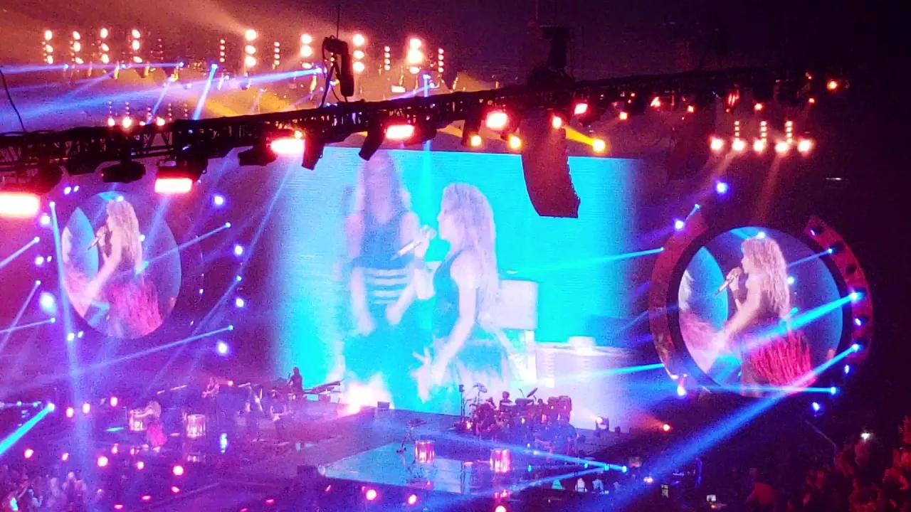 Shakira - La La La/Waka Waka (The Forum Los Angeles - El Dorado World Tour 8/28/18) Shakira - La La La/Waka Waka (The Forum Los Angeles - El Dorado World Tour 8/28/18)