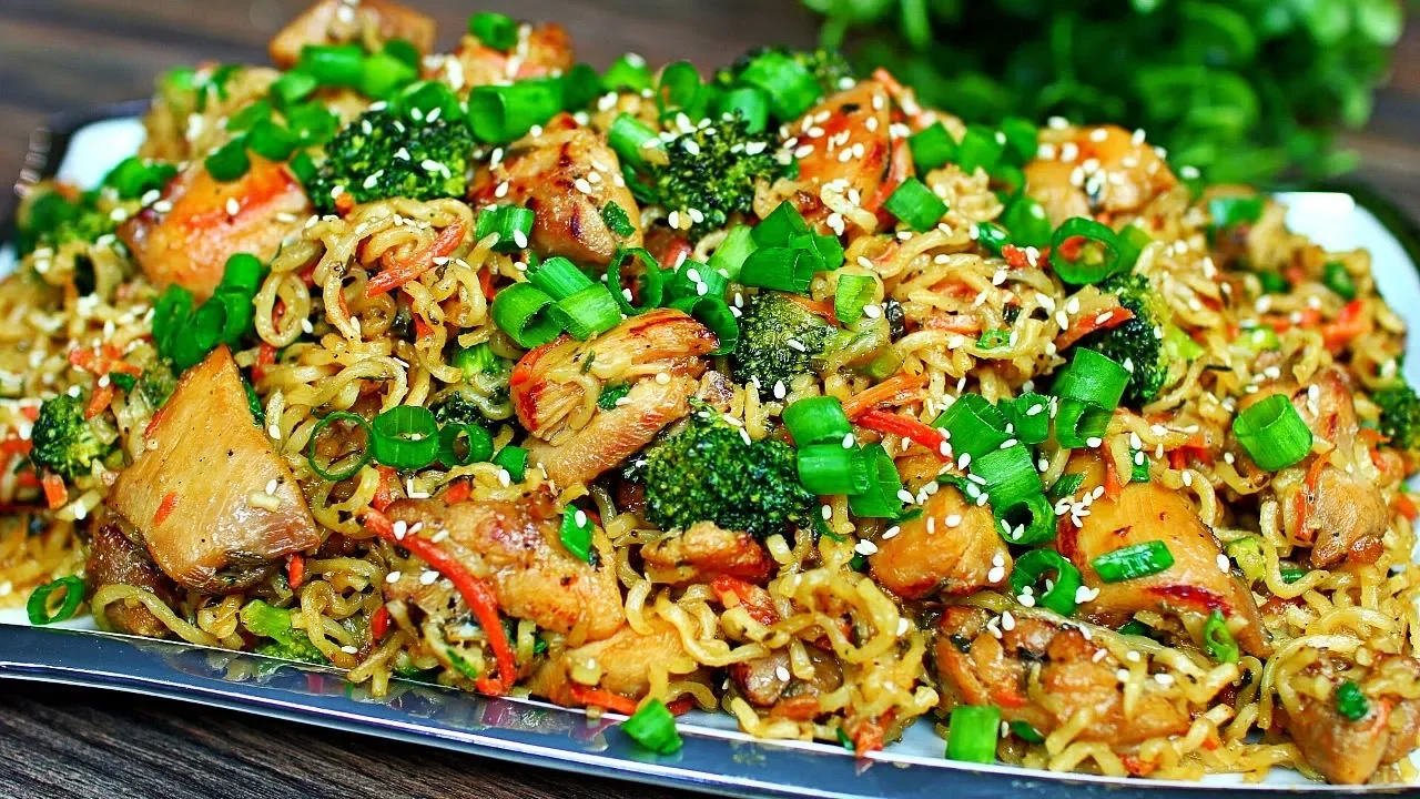 Simple Stir Fry Noodles Recipe That Are Awesome • Taste Show. 