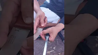 كيف تسن السكين زي الموس باسهل طريقه دندنها